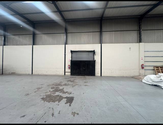 1,271M² WAREHOUSE TO LET IN HERMANSTAD